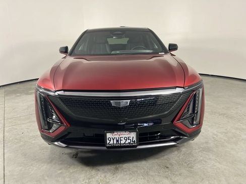 Used 2025 Cadillac Lyriq Sport AWD/4WD image 3