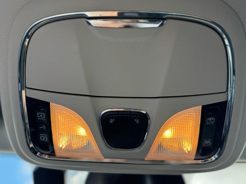 Used 2022 Jeep Cherokee Limited image 15