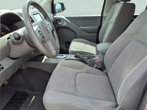 Used 2020 Nissan Frontier SV w/ Midnight Edition Floor Mats image 10