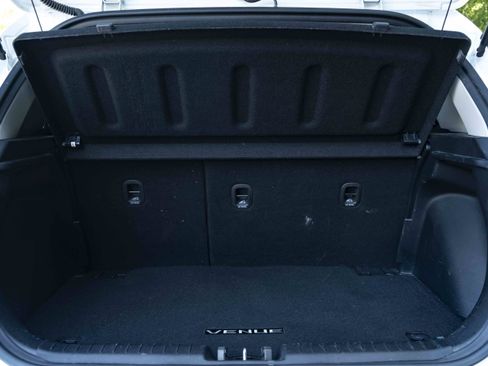 Used 2021 Hyundai Venue SEL FWD image 38