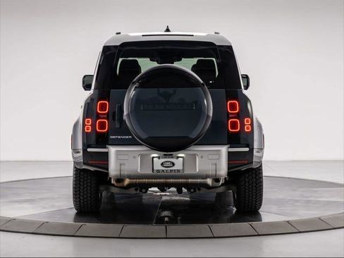 Used 2025 Land Rover Defender 110 S AWD/4WD image 4