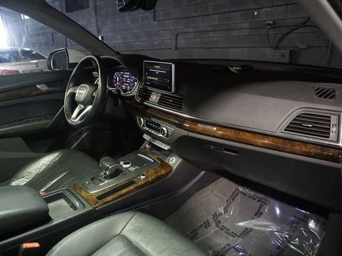 Used 2018 Audi Q5 2.0T Premium AWD/4WD image 16