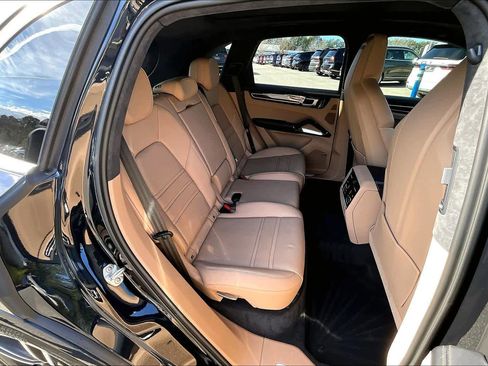 Used 2020 Porsche Cayenne Turbo image 19