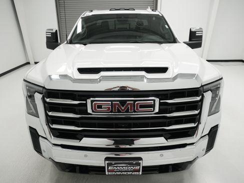 Used 2025 GMC Sierra 2500 SLT w/ SLT Convenience Package AWD/4WD image 2