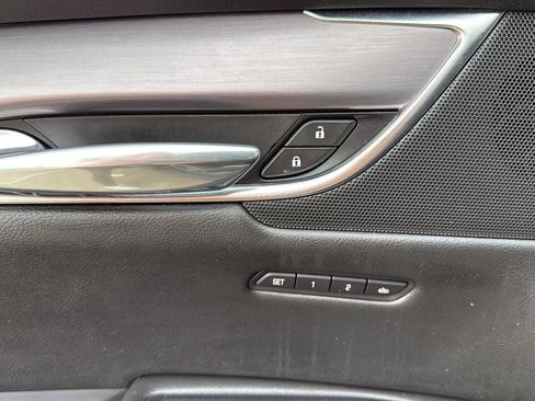 Used 2017 Cadillac XT5 Luxury w/ Driver Awareness Package FWD image 14