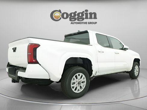 Used 2026 Toyota Tacoma SR5 RWD image 16