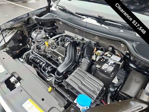 Used 2024 Volkswagen Taos SE image 13