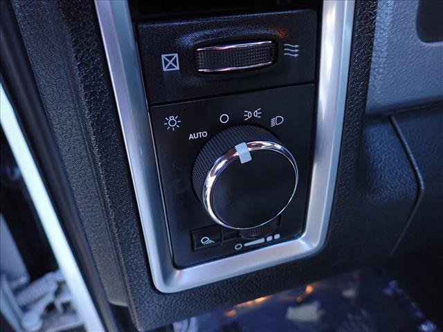 Used 2015 RAM 1500 Classic SLT AWD/4WD image 13