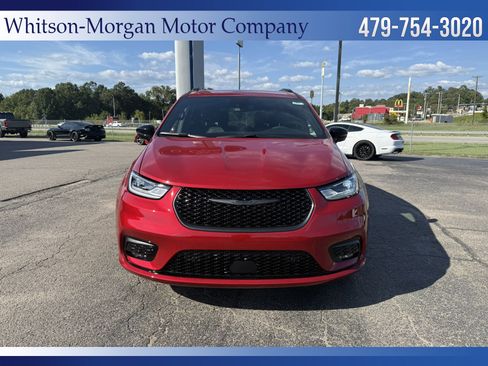 New 2026 Chrysler Pacifica Select image 3