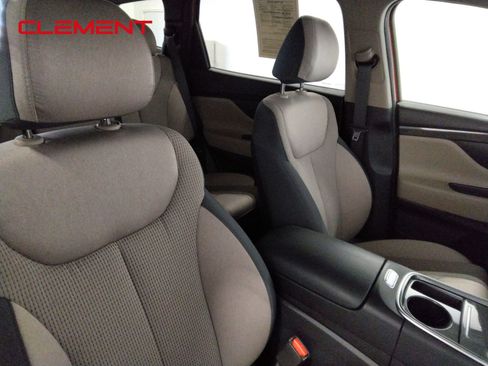 Used 2023 Hyundai Santa Fe SEL w/ Winter Weather Package image 37