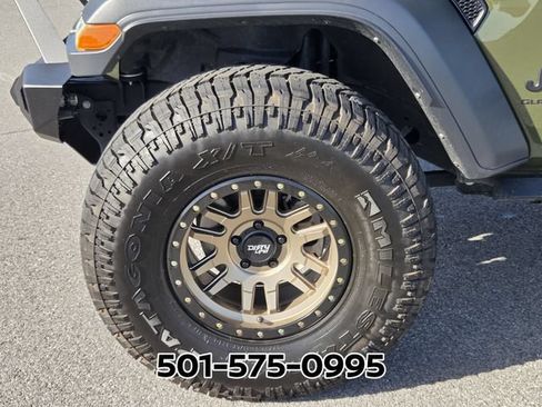 Used 2023 Jeep Gladiator Sport AWD/4WD image 21