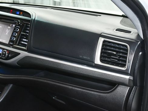 Used 2019 Toyota Highlander SE AWD/4WD image 55