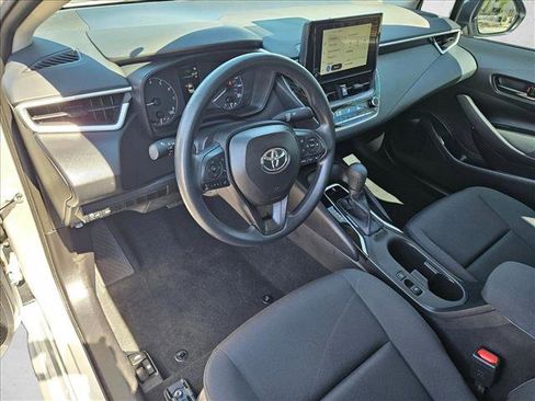 Used 2025 Toyota Corolla LE image 10