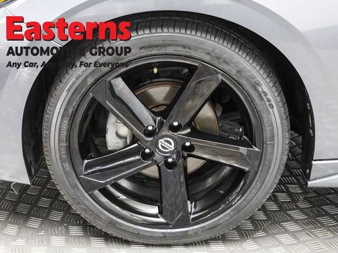 Used 2023 Nissan Sentra SR w/ Trunk Package image 31