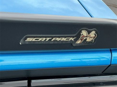 Used 2016 Dodge Challenger R/T Scat Pack w/ Leather Interior Group image 10