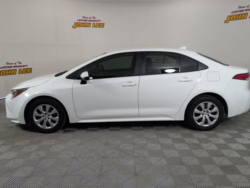 Used 2025 Toyota Corolla LE FWD image 2