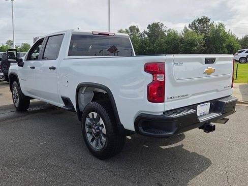 Used 2025 Chevrolet Silverado 2500 Custom w/ Custom Value Package AWD/4WD image 10