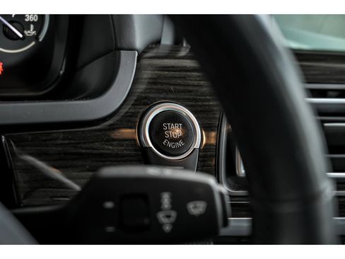 Used 2013 BMW 750Li xDrive image 18