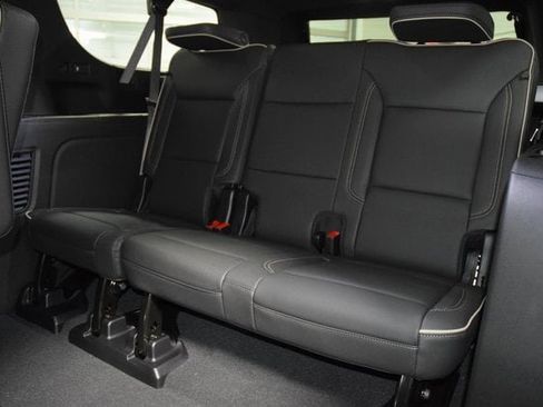 New 2026 Chevrolet Suburban Premier image 41