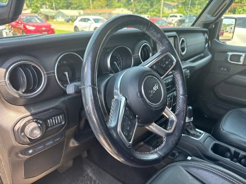 Used 2021 Jeep Wrangler Unlimited Sahara w/ Cold Weather Group AWD/4WD image 15