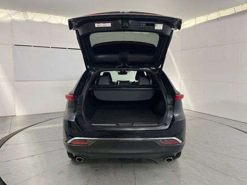 Used 2022 Toyota Venza Limited image 13