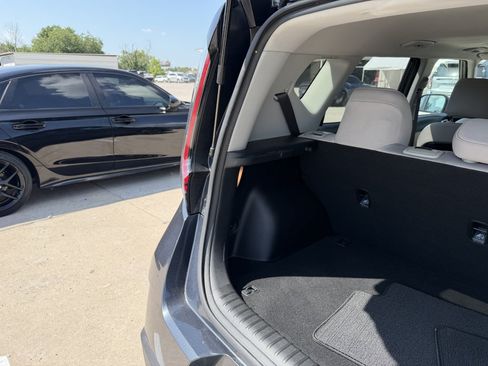 Used 2025 Kia Soul EX FWD image 3