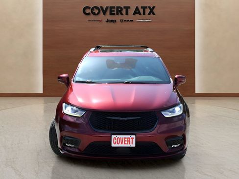 Used 2021 Chrysler Pacifica Limited w/ Uconnect Theater Family Group AWD/4WD image 8