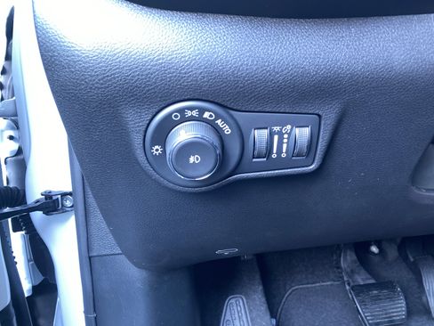 New 2026 Jeep Compass Limited image 16