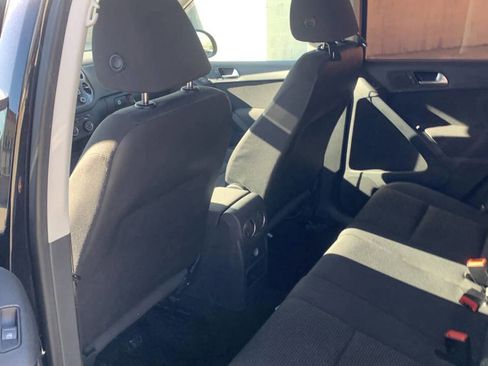 Used 2015 Volkswagen Tiguan S image 18