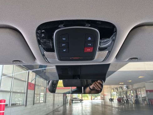 Used 2025 Hyundai Palisade SEL FWD image 17