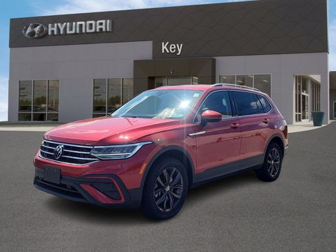 Used 2022 Volkswagen Tiguan SE AWD/4WD image 7