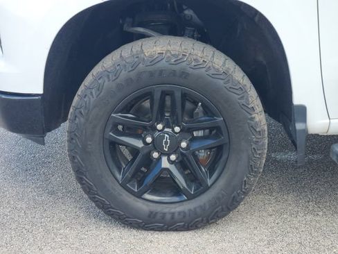 Used 2024 Chevrolet Silverado 1500 LT Trail Boss w/ Protection Package AWD/4WD image 5