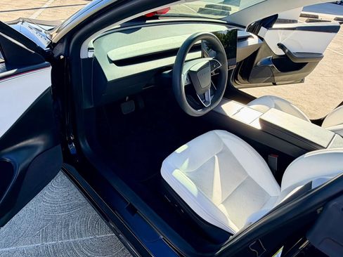 Used 2024 Tesla Model 3 Standard Range RWD image 27