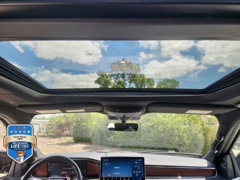 Used 2022 Lincoln Navigator L Reserve AWD/4WD image 14