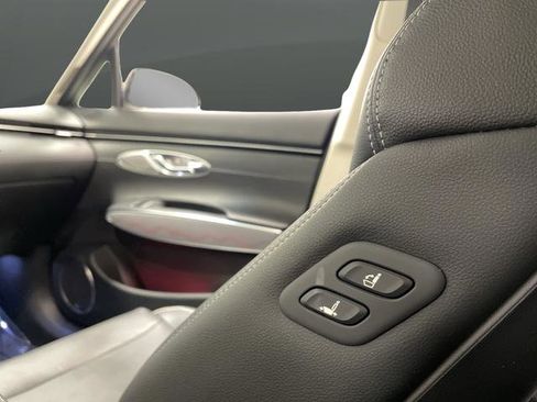 Used 2023 Genesis GV70 2.5T Advanced w/ Advanced Package image 36