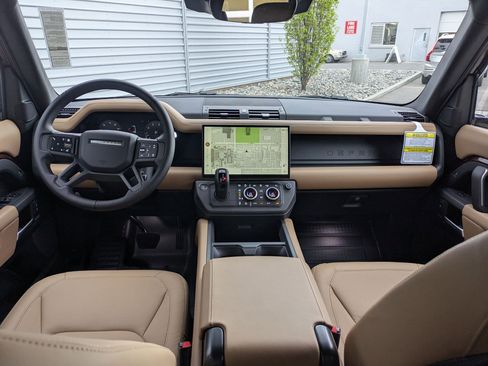 New 2026 Land Rover Defender 130 X-Dynamic SE AWD/4WD image 24