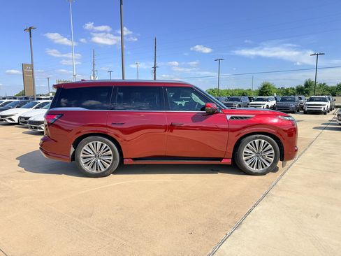 Used 2025 INFINITI QX80 Luxe RWD image 4
