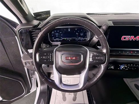 Used 2022 GMC Sierra 1500 SLE w/ Enhanced Capability Package image 11