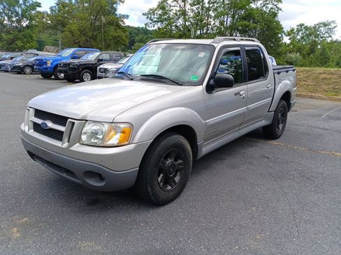 Used 2002 Ford Explorer Sport Trac 2WD image 2