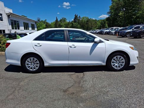Used 2012 Toyota Camry LE FWD image 7