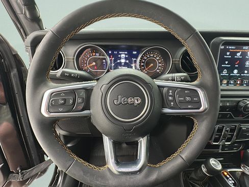 Used 2023 Jeep Gladiator Overland AWD/4WD image 17