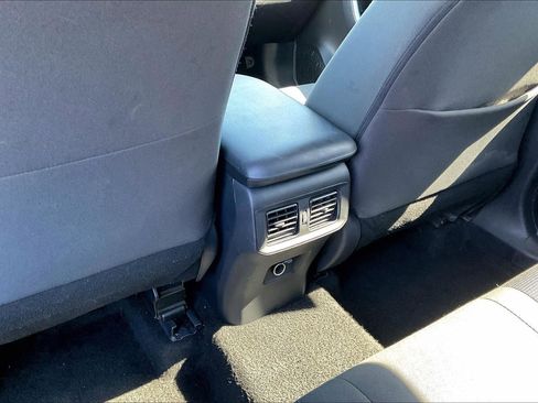 Used 2024 Toyota RAV4 LE AWD/4WD image 10