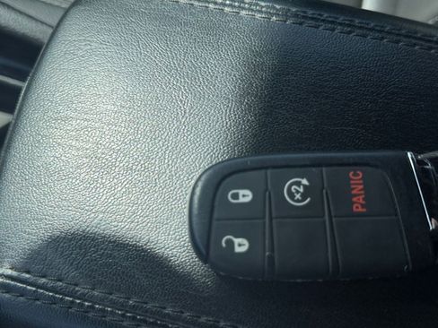 Used 2025 Jeep Compass Limited image 25