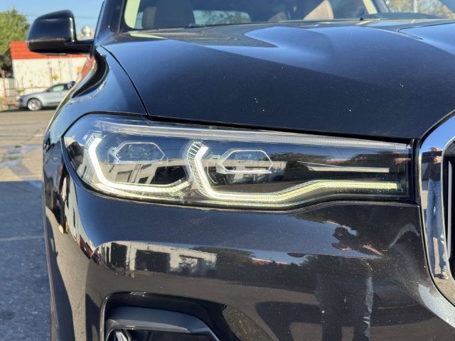 Used 2020 BMW X7 xDrive40i w/ Cold Weather Package AWD/4WD image 14