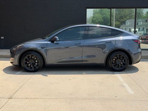 Used 2022 Tesla Model Y Long Range AWD/4WD image 15