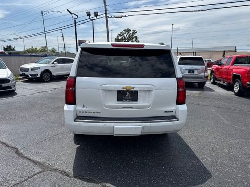 Used 2018 Chevrolet Suburban Premier AWD/4WD image 4