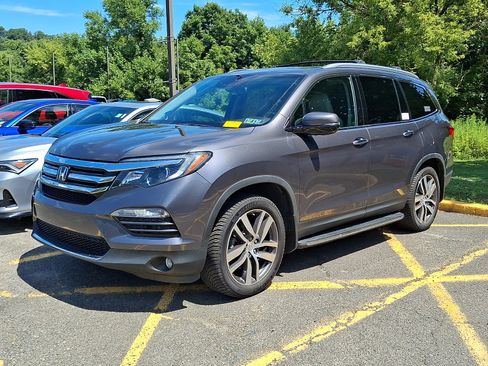 Used 2017 Honda Pilot Elite image 3