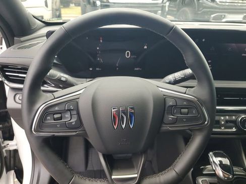 Used 2026 Buick Envista Sport Touring w/ Convenience I Package FWD image 10