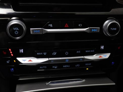 Used 2021 Ford Explorer Limited w/ Equipment Group 301A image 11