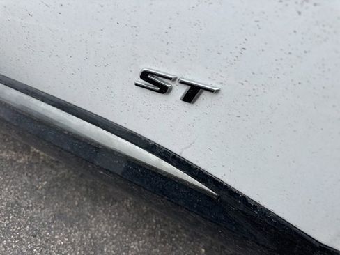 Used 2024 Buick Envision Sport Touring image 7